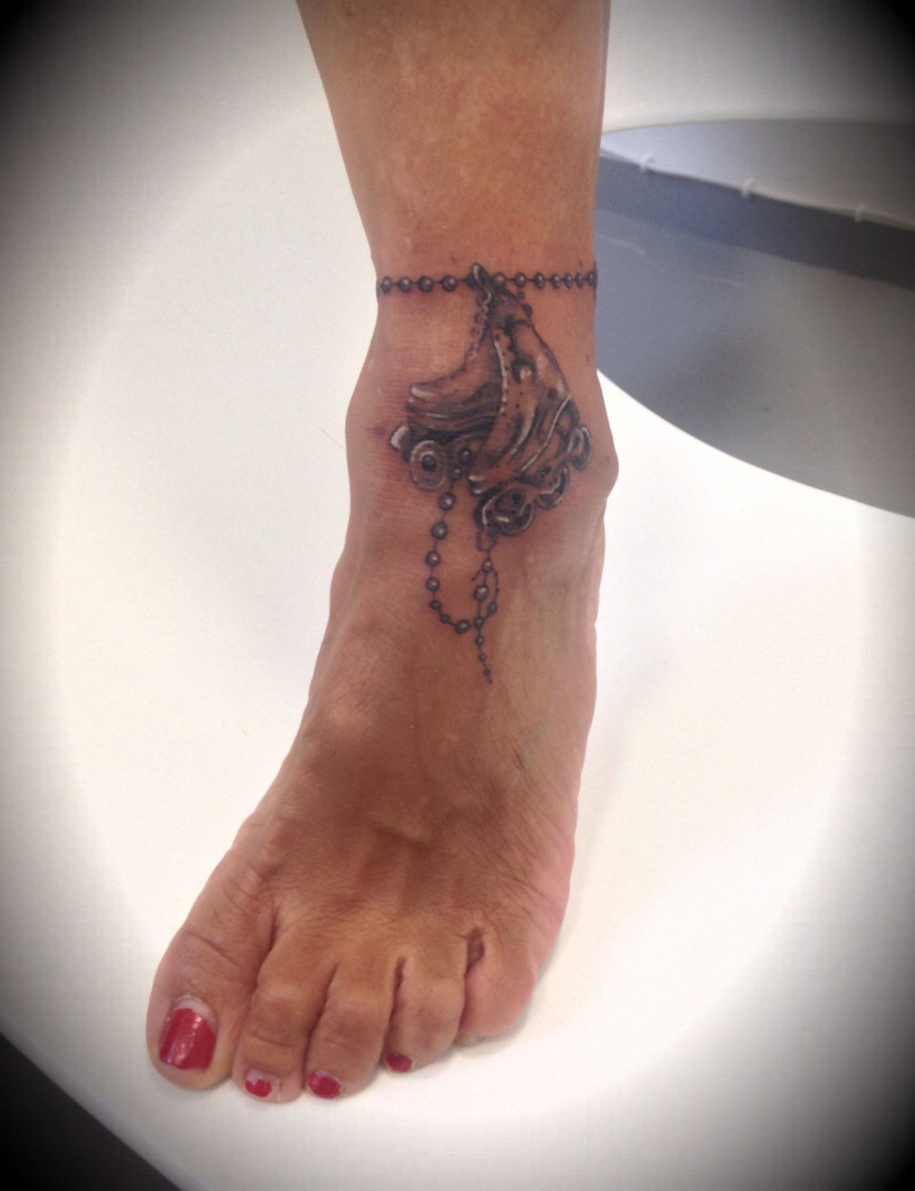 Roller tattoo by Virginie Tatouage Strasbourg